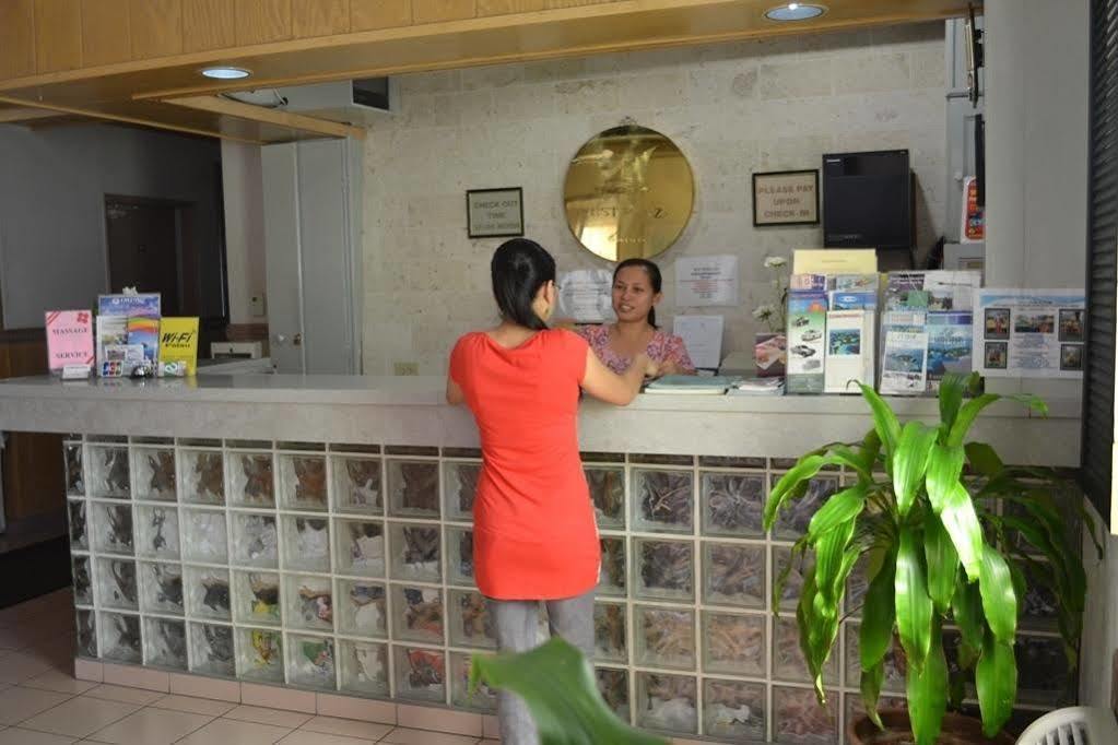 Hotel West Plaza Desekel Koror Exterior foto